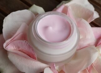 Czym się rożni serum od balsamu? Czym się rożni serum od balsamu?