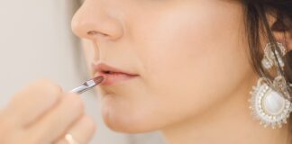 Od czego szminka waży się na ustach? Od czego szminka waży się na ustach?