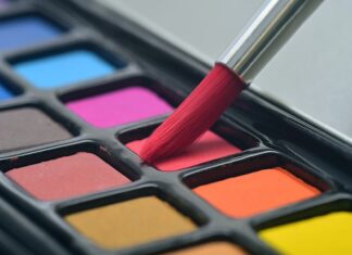 Czy warto malować usta?