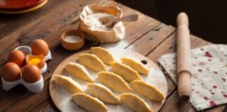 Czym przyprawić Placki dyniowe? Czym przyprawić Placki dyniowe?