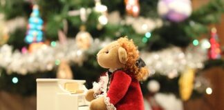 Co zrobić żeby nie było widać stanika pod sukienką?